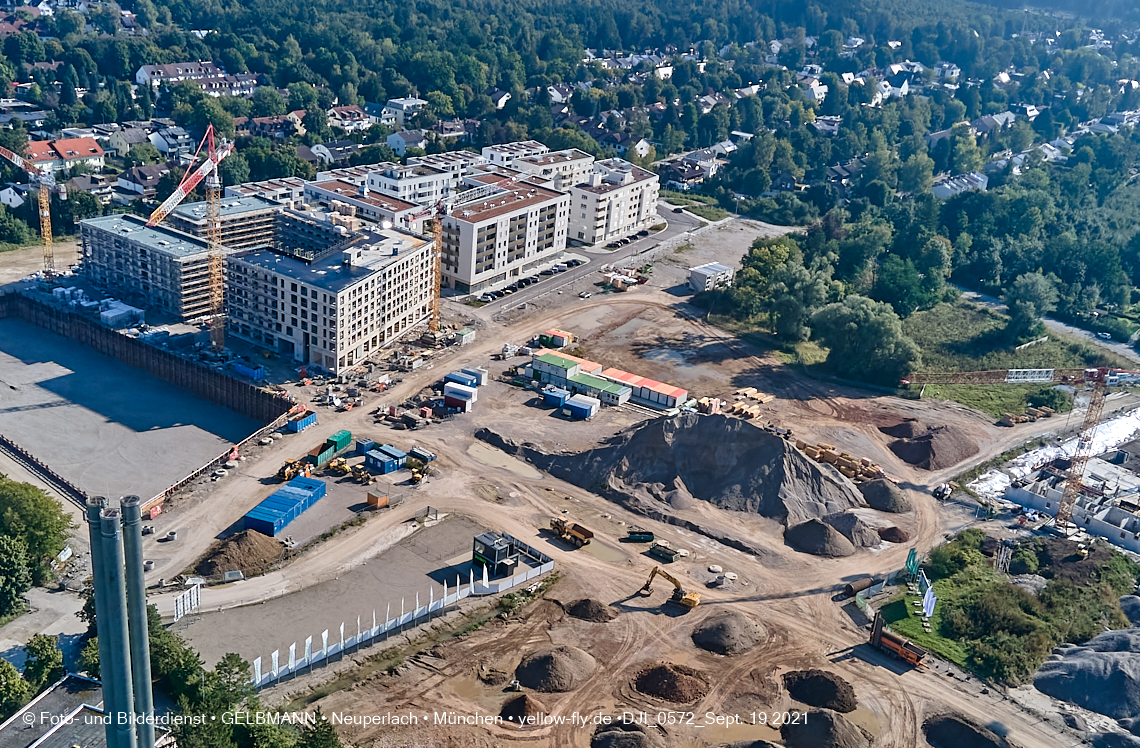 19.09.2021 - Aktuelle Luftbilder aus dem Alexisquartier und Pandion Verde in Neuperlach in München